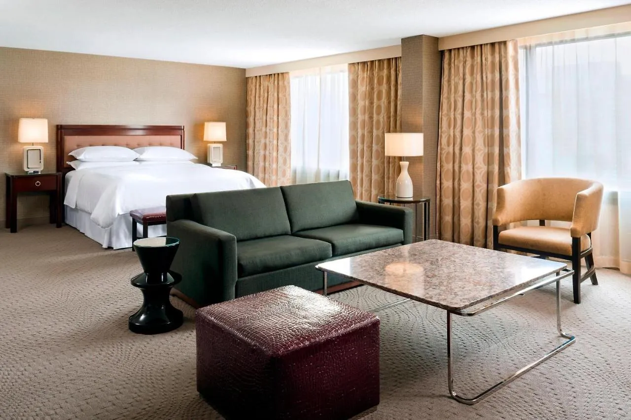 Sheraton Centre Toronto Hotel 4*,